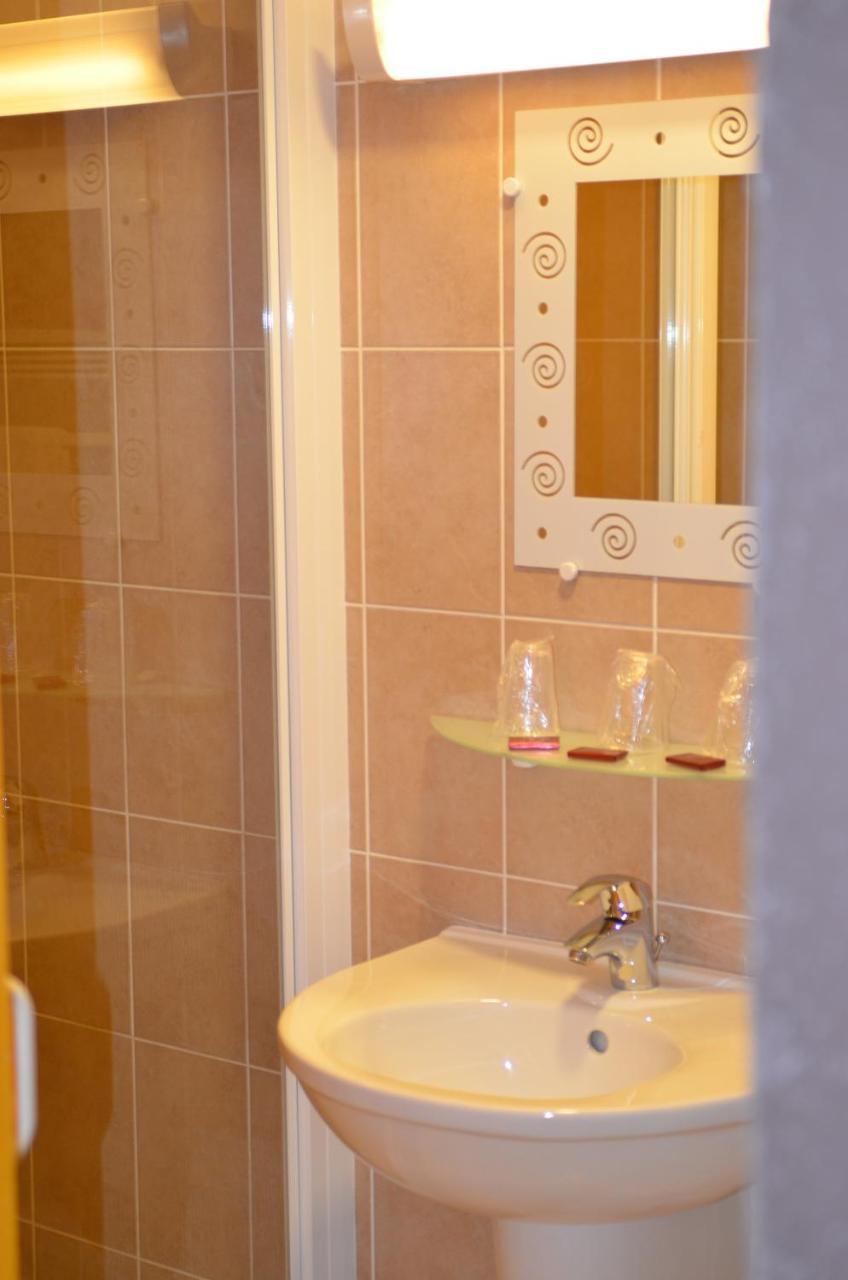 Hotel Au Fil De L'Eau Сейсель Екстер'єр фото